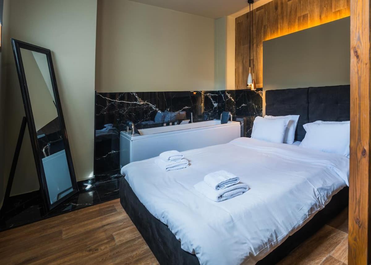 Noho Boutique , Premium Living Dikeou 8 Apartman Athén Kültér fotó