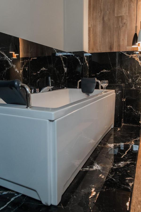 Noho Boutique , Premium Living Dikeou 8 Apartman Athén Kültér fotó